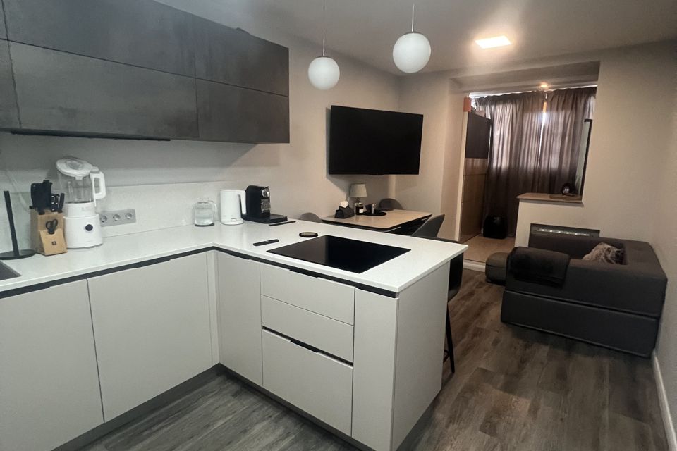Продаётся 4-комнатная квартира, 116 м²