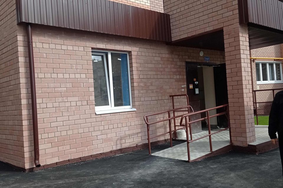 Продаётся 1-комнатная квартира, 42 м²