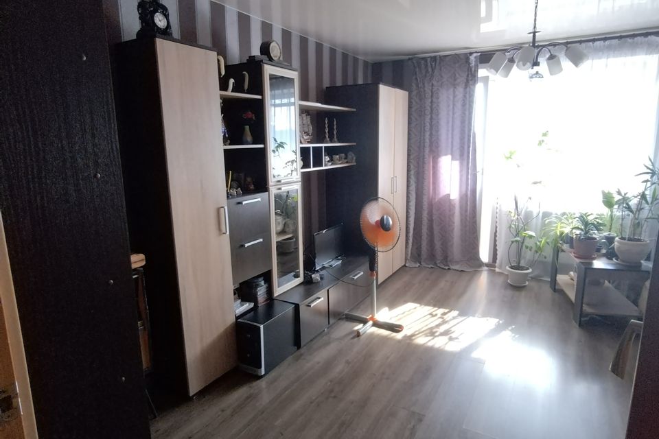 Продаётся 4-комнатная квартира, 79.9 м²