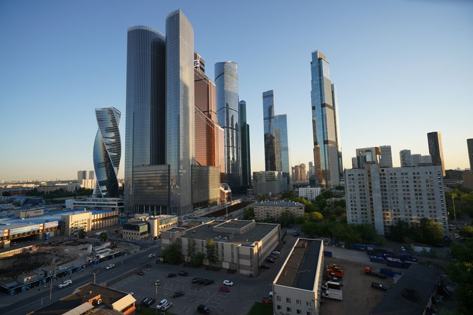 Продаётся 5-комнатная квартира, 238 м²