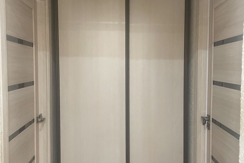 Продаётся 4-комнатная квартира, 81 м²