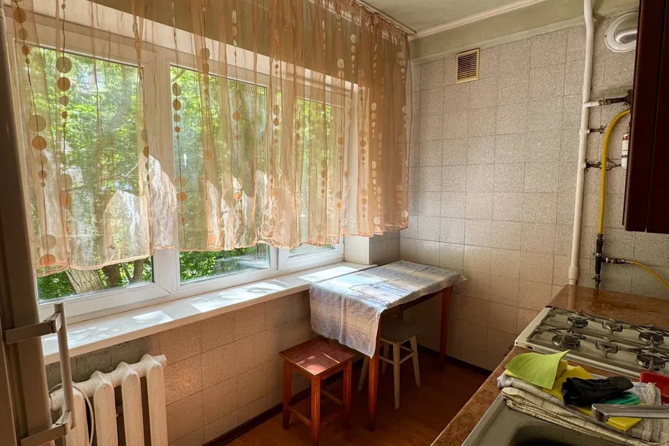 Продаётся 3-комнатная квартира, 60.8 м²