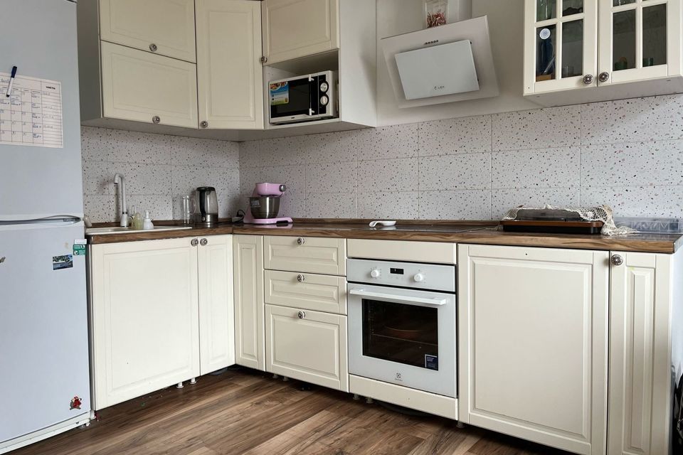 Продаётся 2-комнатная квартира, 61.2 м²