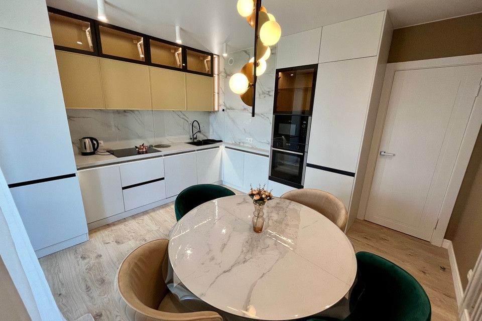 Продаётся 2-комнатная квартира, 62 м²
