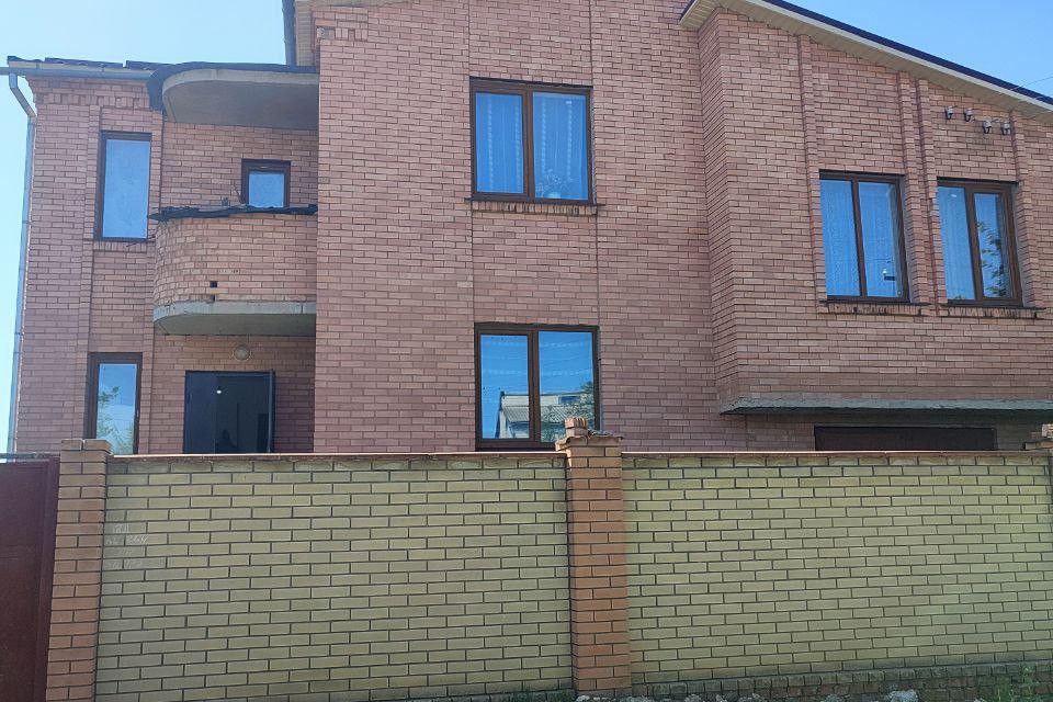 Продаётся 3-этажный дом, 340.8 м²