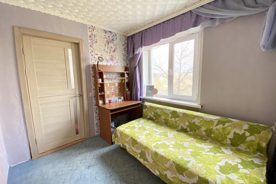 Продаётся 4-комнатная квартира, 64 м²