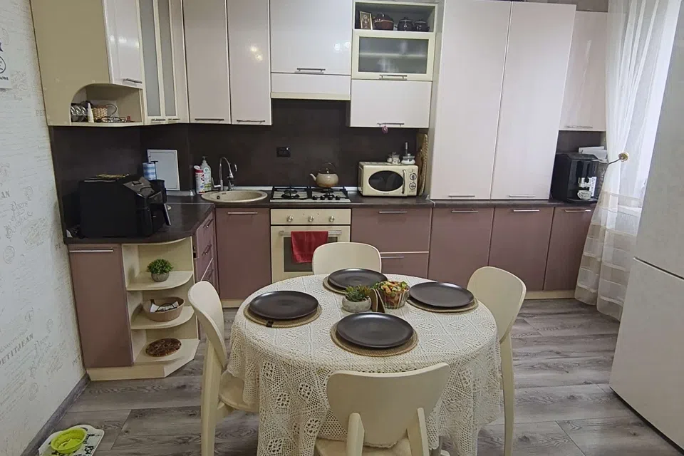 Продаётся 3-комнатная квартира, 54.4 м²