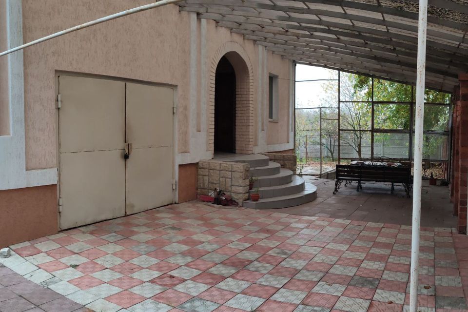 Продаётся 2-этажный дом, 400 м²