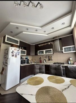 Продаётся 3-комнатная квартира, 82.1 м²