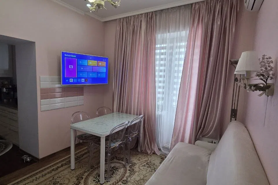 Продаётся 2-комнатная квартира, 82 м²