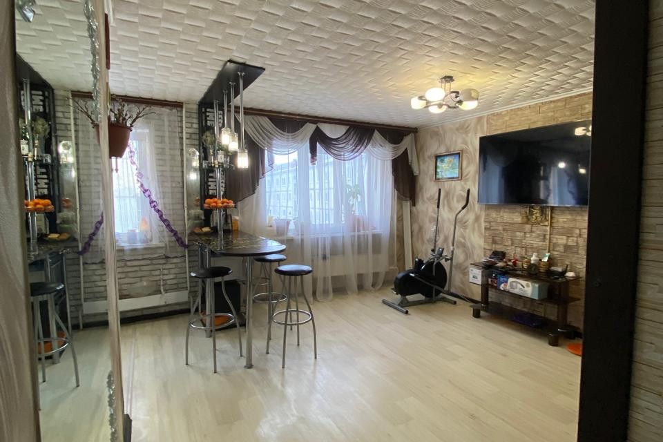 Продаётся 3-комнатная квартира, 58.1 м²