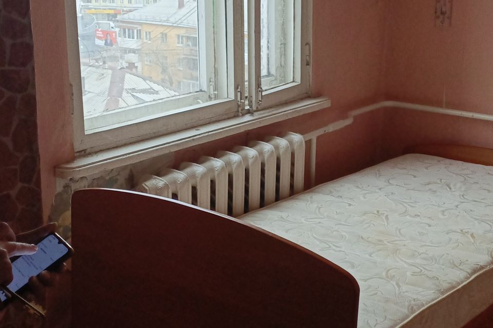 Продаётся комната в 4-комн. квартире, 43 м²