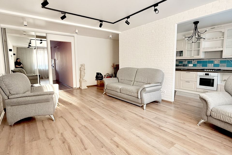 Продаётся 4-комнатная квартира, 77 м²