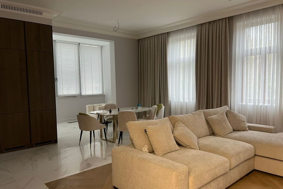 Продаётся 4-комнатная квартира, 134.6 м²