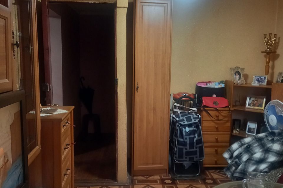 Продаётся 4-комнатная квартира, 48 м²
