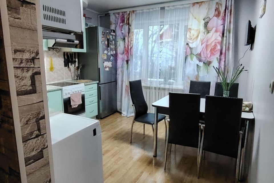Продаётся 3-комнатная квартира, 76.7 м²