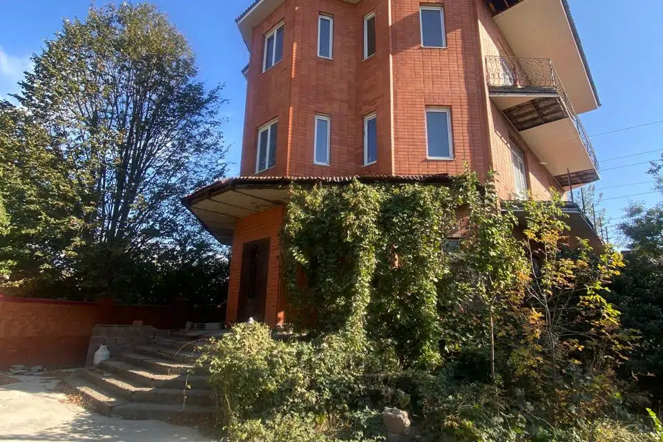 Продаётся 4-этажный дом, 436.5 м²