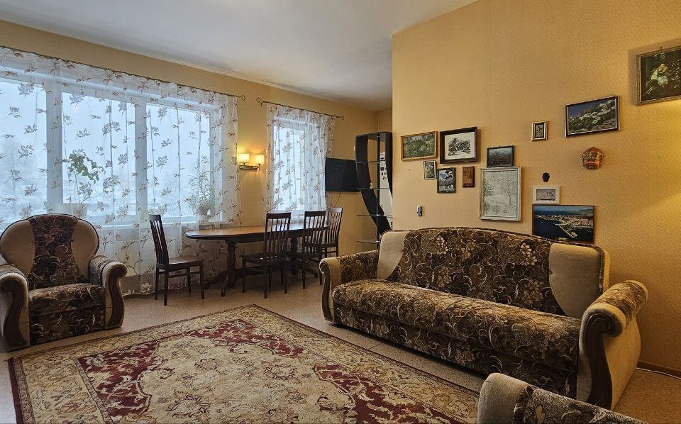 Продаётся 3-комнатная квартира, 105.3 м²