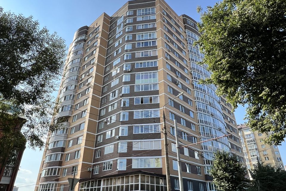 Продаётся 2-комнатная квартира, 81.8 м²