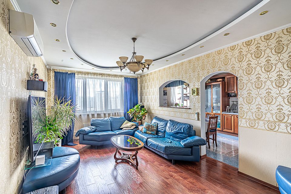 Продаётся 4-комнатная квартира, 106 м²