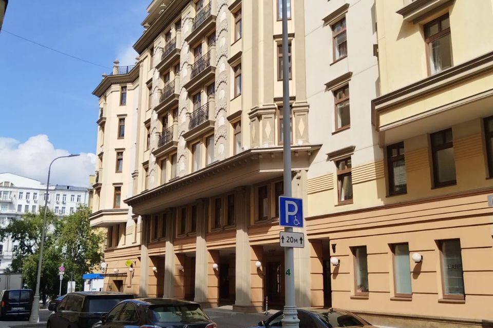 Продаётся 3-комнатная квартира, 118.8 м²