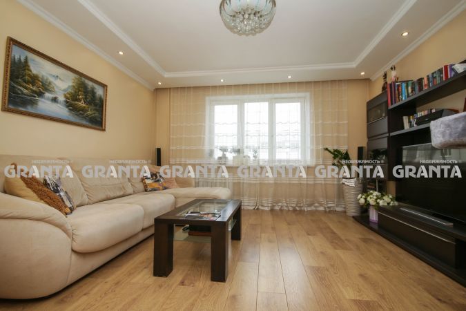 Продаётся 4-комнатная квартира, 81.6 м²