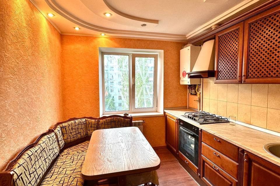 Продаётся 3-комнатная квартира, 61.5 м²