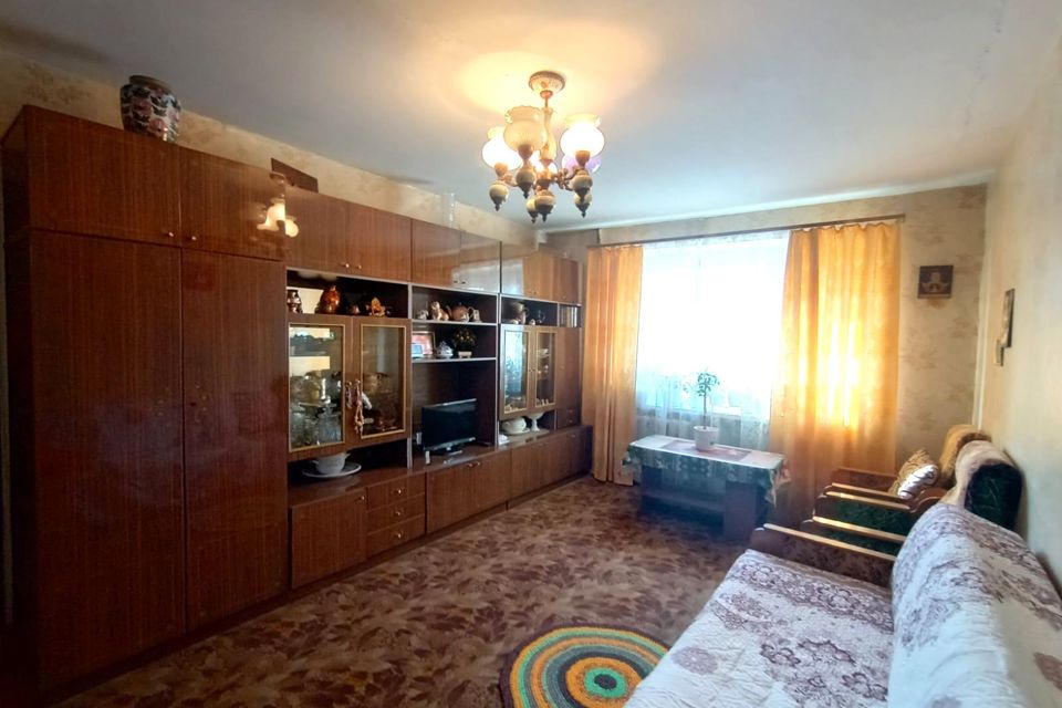 Продаётся 4-комнатная квартира, 75.2 м²