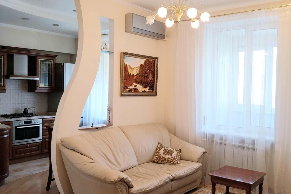 Продаётся 4-комнатная квартира, 90 м²