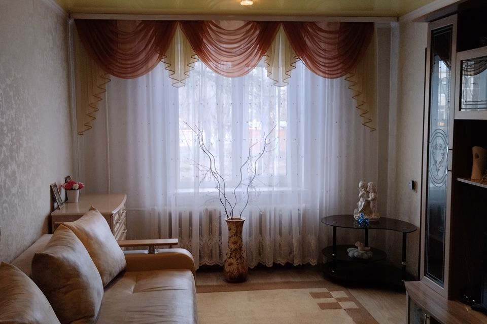 Продаётся 3-комнатная квартира, 49.5 м²