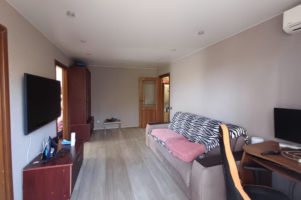 Продаётся 4-комнатная квартира, 62 м²