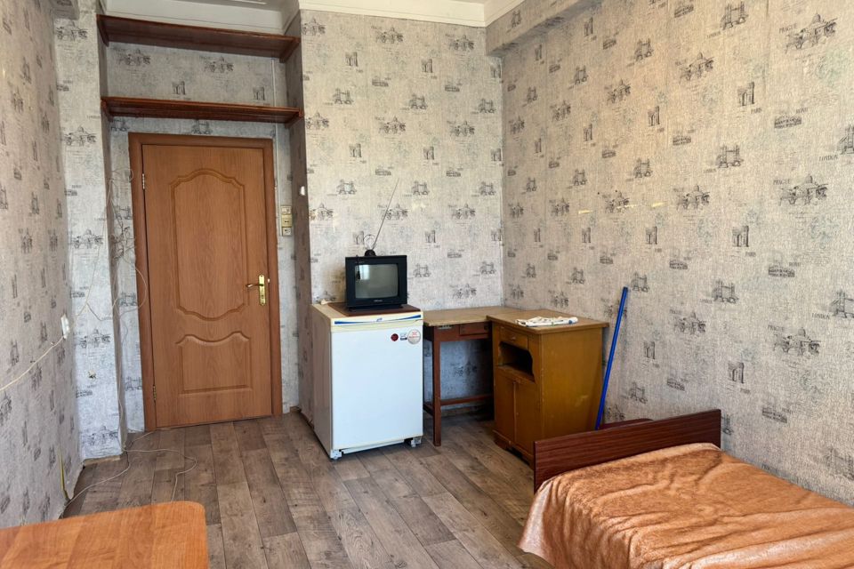 Продаётся комната в 3-комн. квартире, 13.4 м²