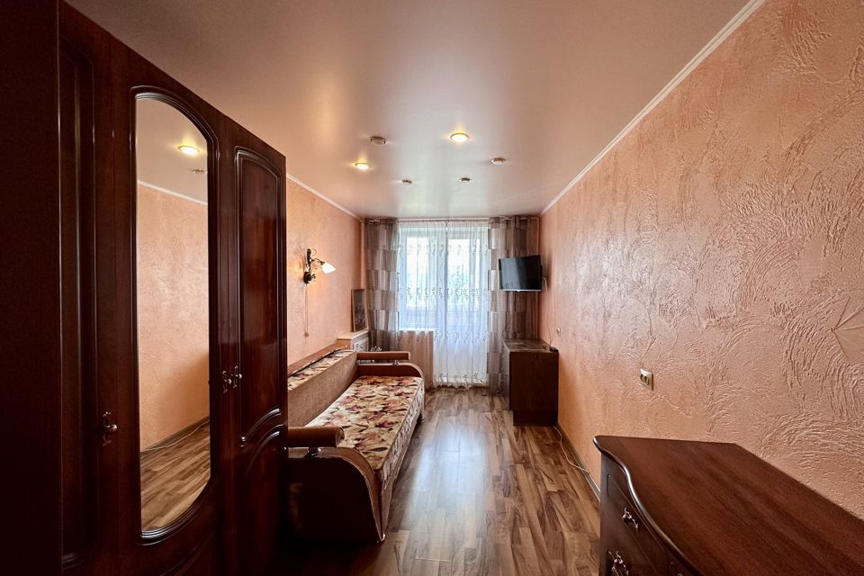 Продаётся 3-комнатная квартира, 57.7 м²