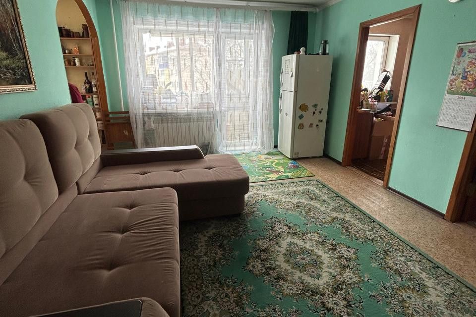 Продаётся 4-комнатная квартира, 60 м²