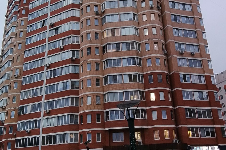 Продаётся 1-комнатная квартира, 42.7 м²