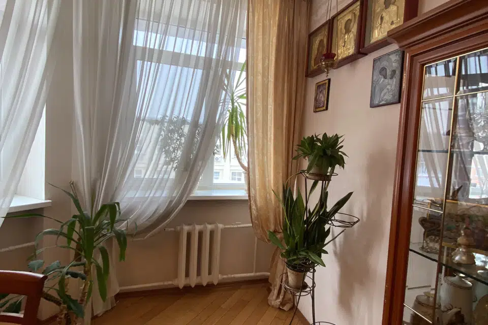 Продаётся 3-комнатная квартира, 121.2 м²