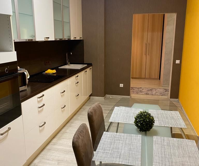 Продаётся 2-комнатная квартира, 72.5 м²