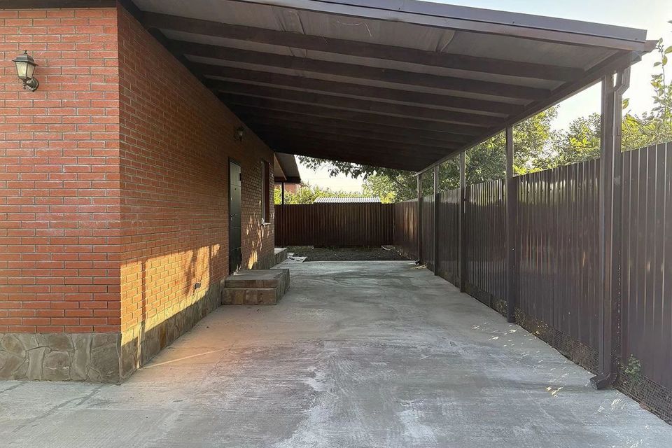 Продаётся 3-этажный дом, 105 м²