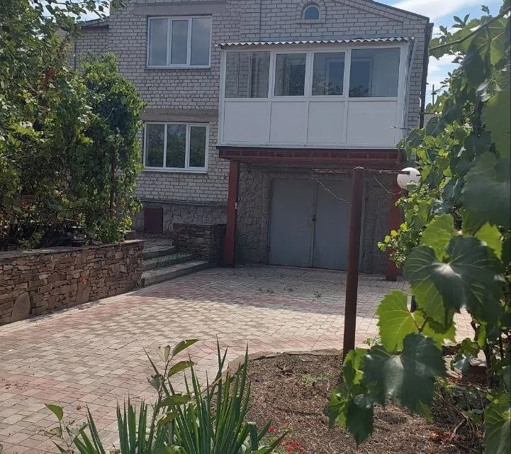 Продаётся 2-этажный дом, 200 м²