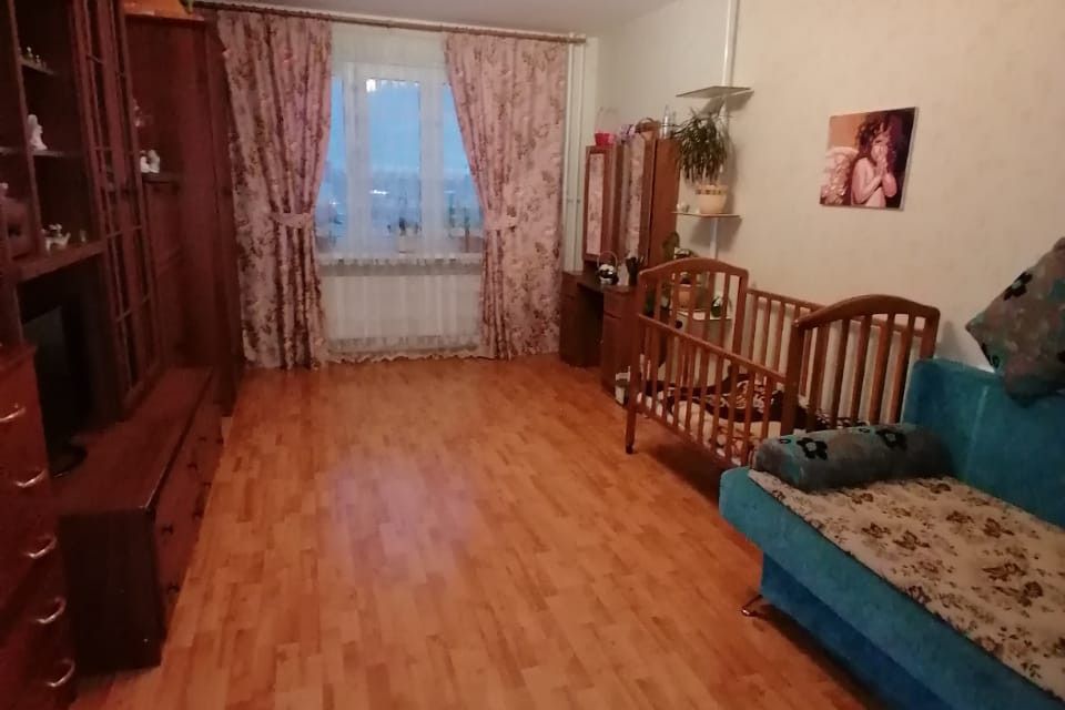 Продаётся 4-комнатная квартира, 108 м²