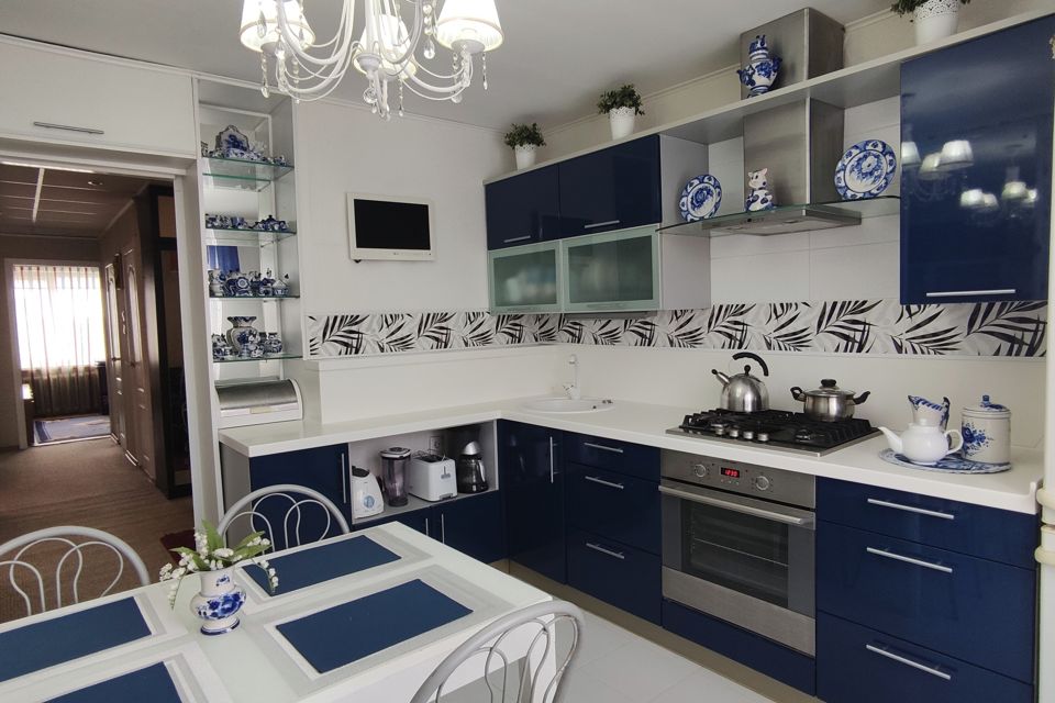 Продаётся 4-комнатная квартира, 73.7 м²