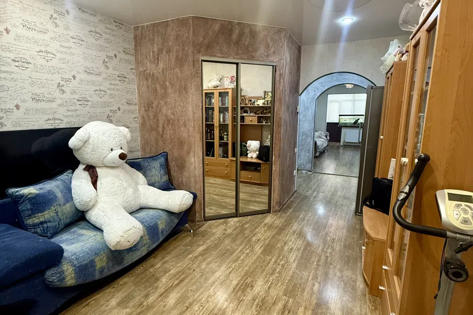 Продаётся 4-комнатная квартира, 96.5 м²