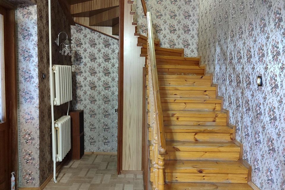 Продаётся 2-этажный дом, 185 м²