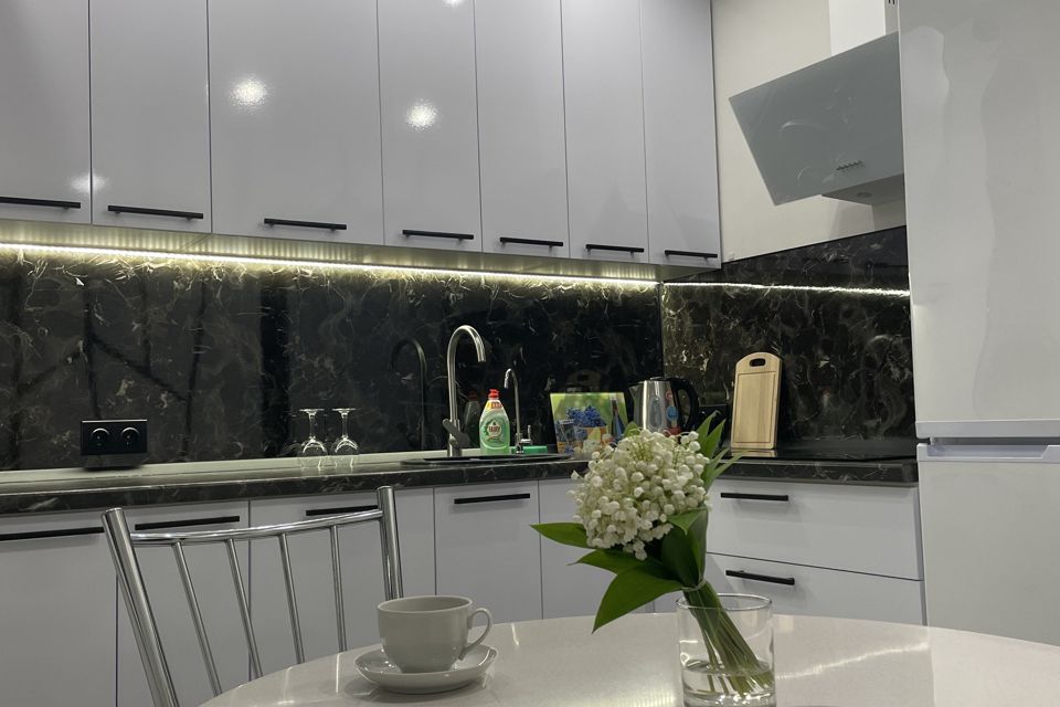 Продаётся 1-комнатная квартира, 43 м²