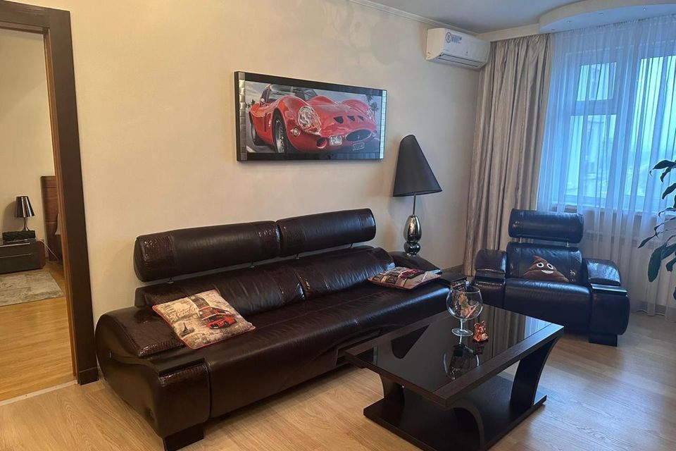Продаётся 3-комнатная квартира, 101.3 м²