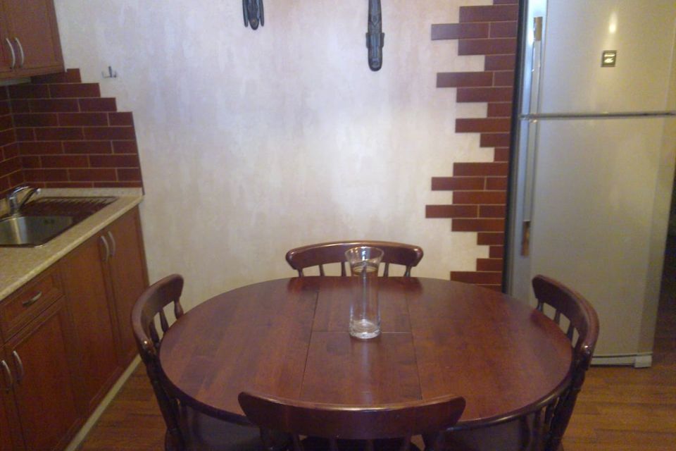 Продаётся 1-комнатная квартира, 42 м²