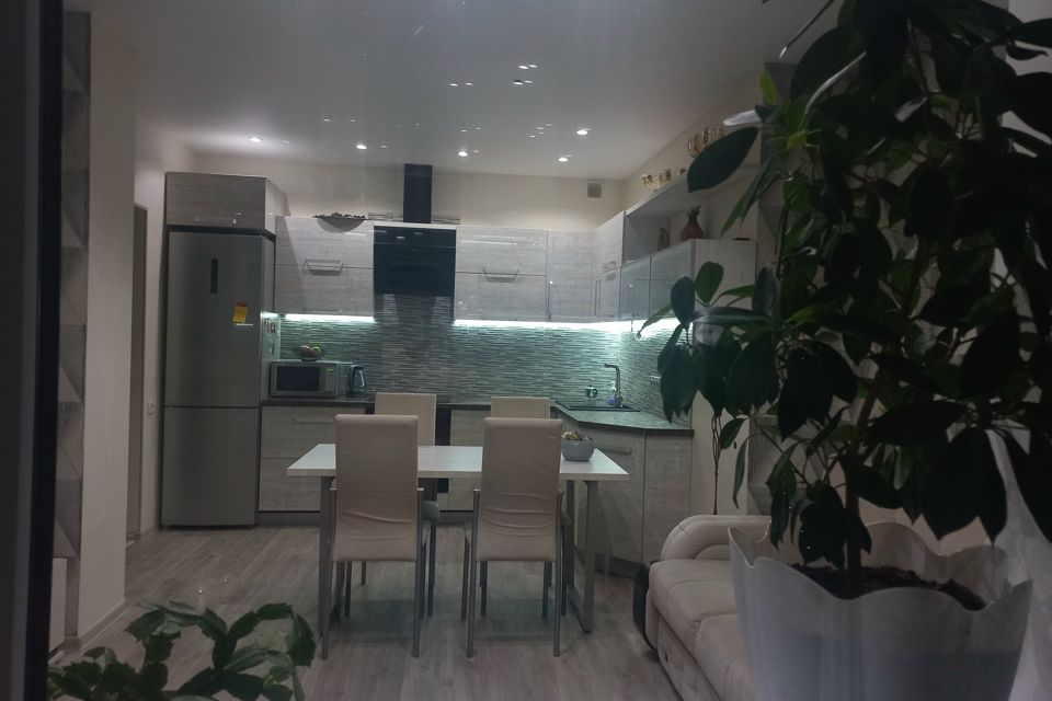 Продаётся 2-комнатная квартира, 58 м²