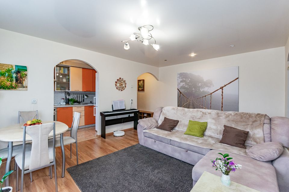 Продаётся 3-комнатная квартира, 57.4 м²