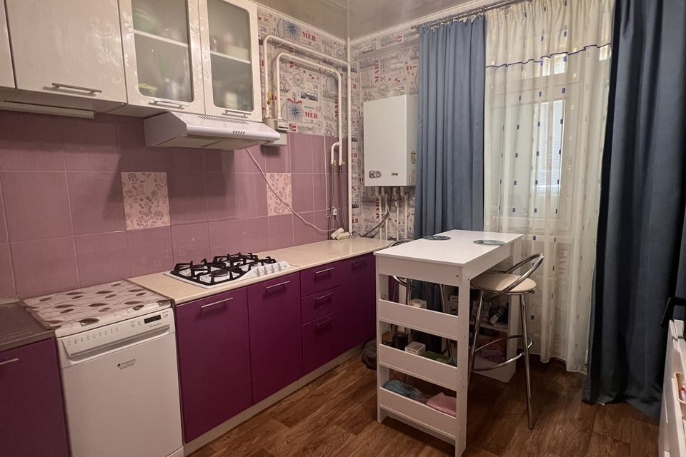 Продаётся 1-комнатная квартира, 42 м²