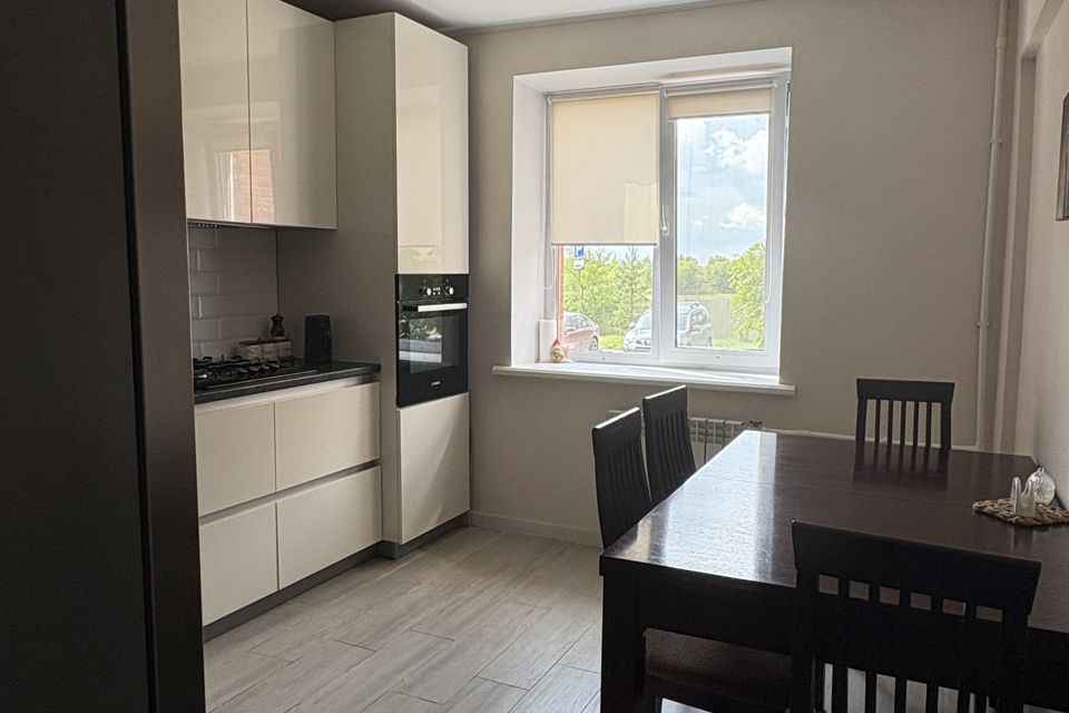 Продаётся 2-комнатная квартира, 69.5 м²